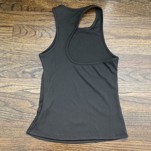 Shein asymmetrical tank top - Picture 2 of 3